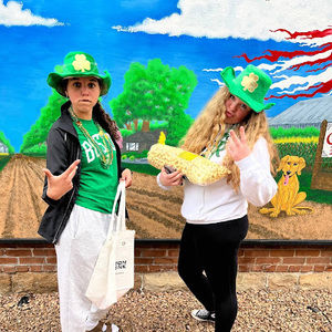 Meet your Posher, Cassandra